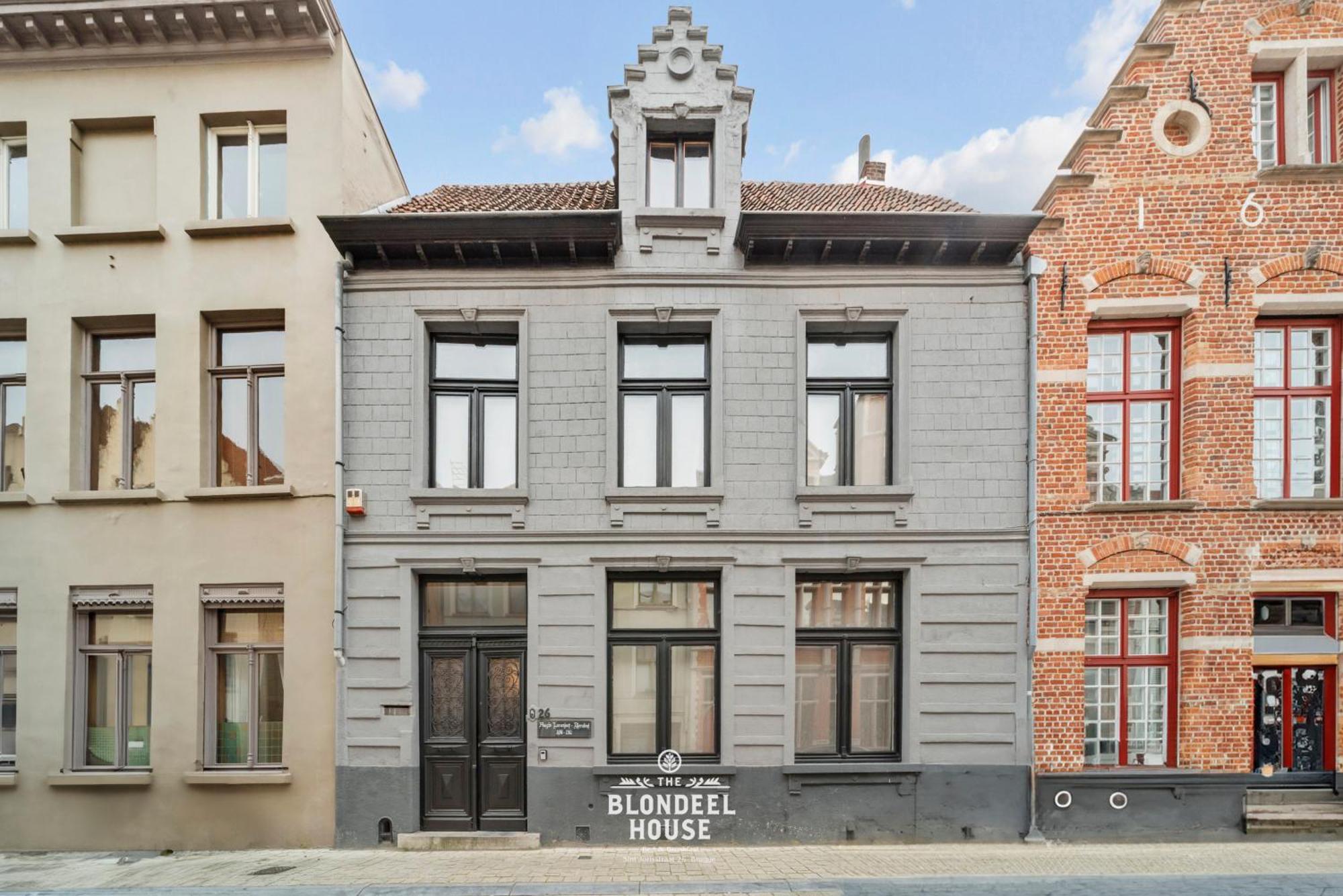 The Blondeel House Center *